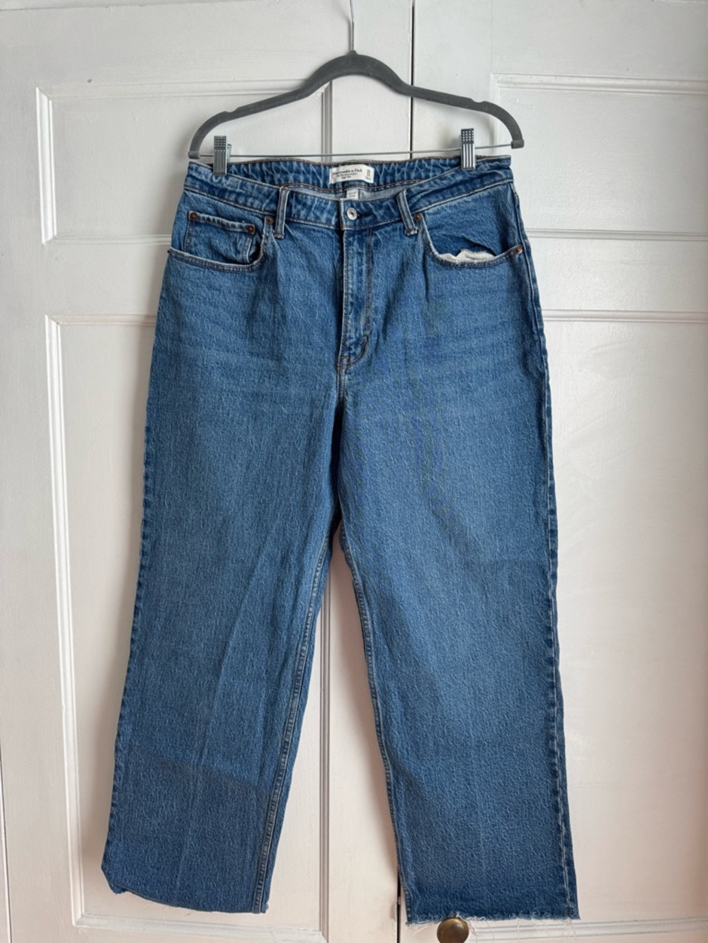 Abercrombie & Fitch Curve Love 90’s Relaxed Jean in Medium Blue
